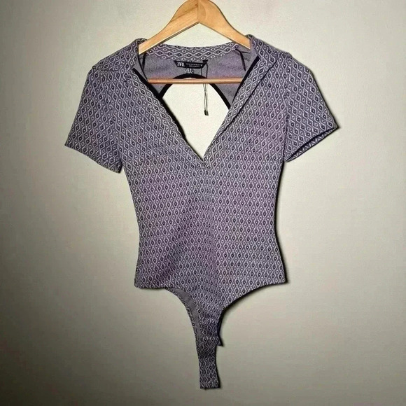 NWOT ZARA BODYSUIT WITH CUTOUT BACK XS - Picture 2 of 6